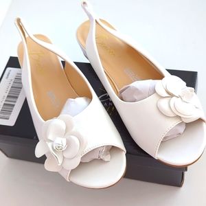 Beacon Women's Iris Open Toe- Sling Back White Comfort Slip On Size 10M